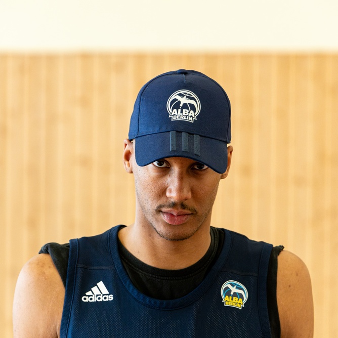 Adidas alba 2025