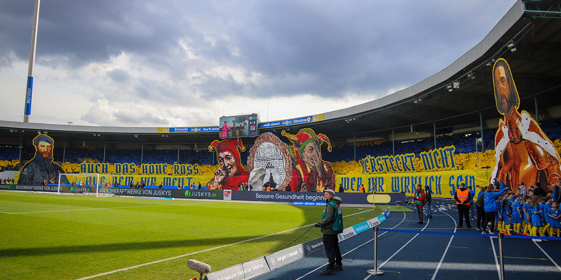 Personalisiertes Tischset Für Braunschweig-Fans – Mit Namen & Nummer, Perfekt Als Fanartikel-Geschenk Für Jungen, Papa, Geburtstag Oder Weihnachten