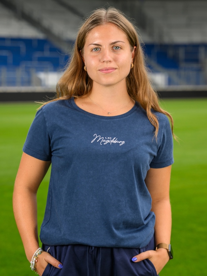 Frau mit shirt top