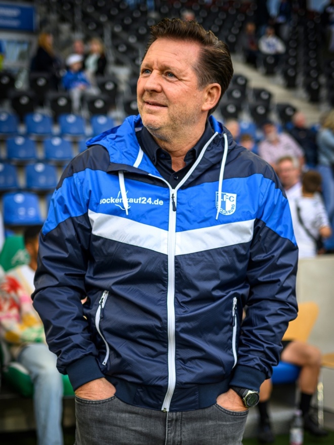 Windbreaker 1. FC Magdeburg Navy 2023 2024 1. FCM Onlineshop